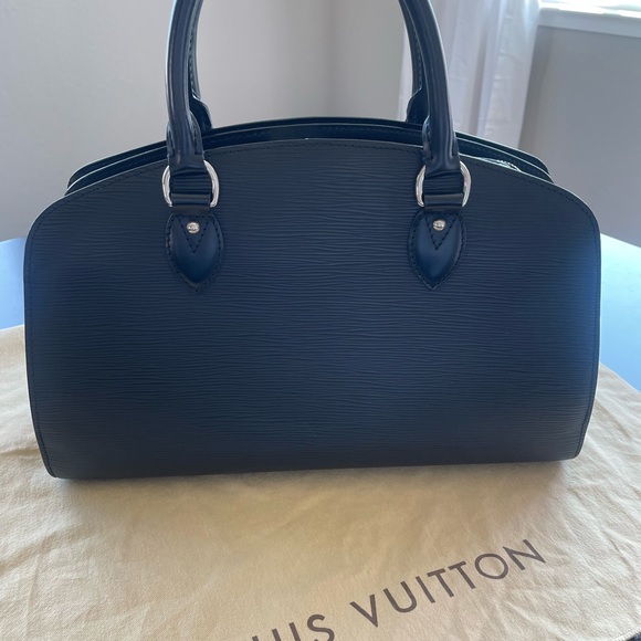 Louis Vuitton Black Epi Leather Pont Neuf PM - Picture 2 of 13